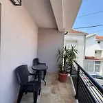 بيت الشباب داليلا شقة *