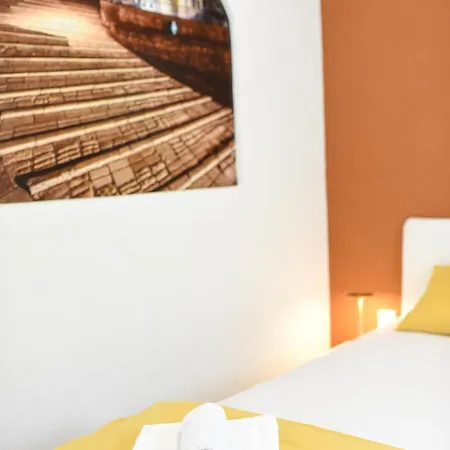 Central Stay Mostar - Apartments & Rooms