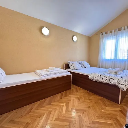 Central Stay Mostar - Apartments & Rooms