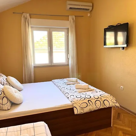 Central Stay Mostar - Apartments & Rooms דירה *